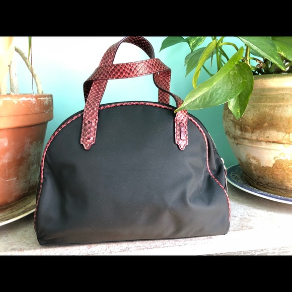 Kate Spade ♠️ Black Nylon Burgundy Snake Trim - Picture 3 of 7